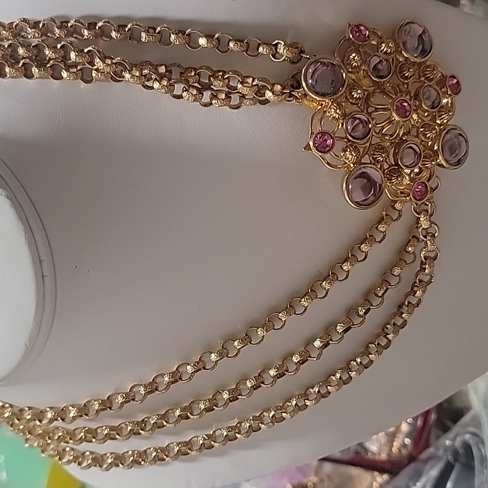 Necklece - Picture 2 of 3